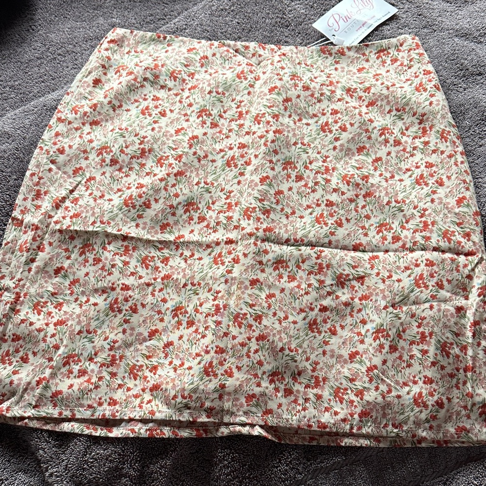 Pink Lily Floral Mini Skirt in Red and Green